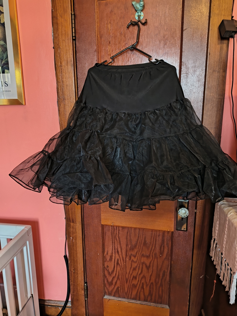 BLACK CRINOLINE